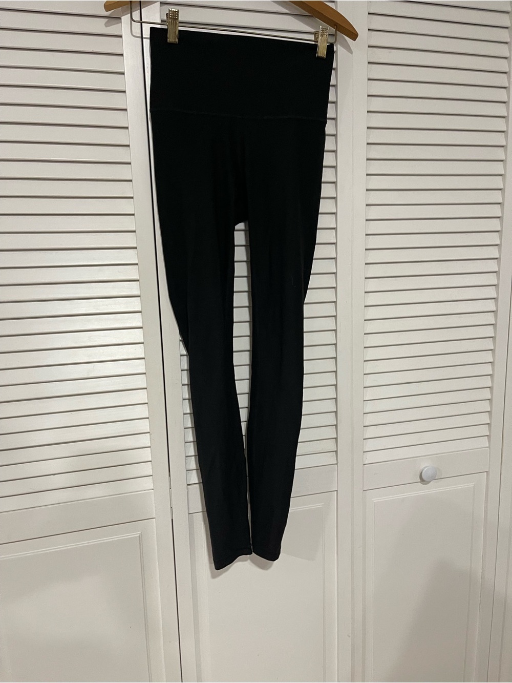 lululemon athletica Black High-Rise Leggings (tall) with Center Logo - Picture 4 of 7